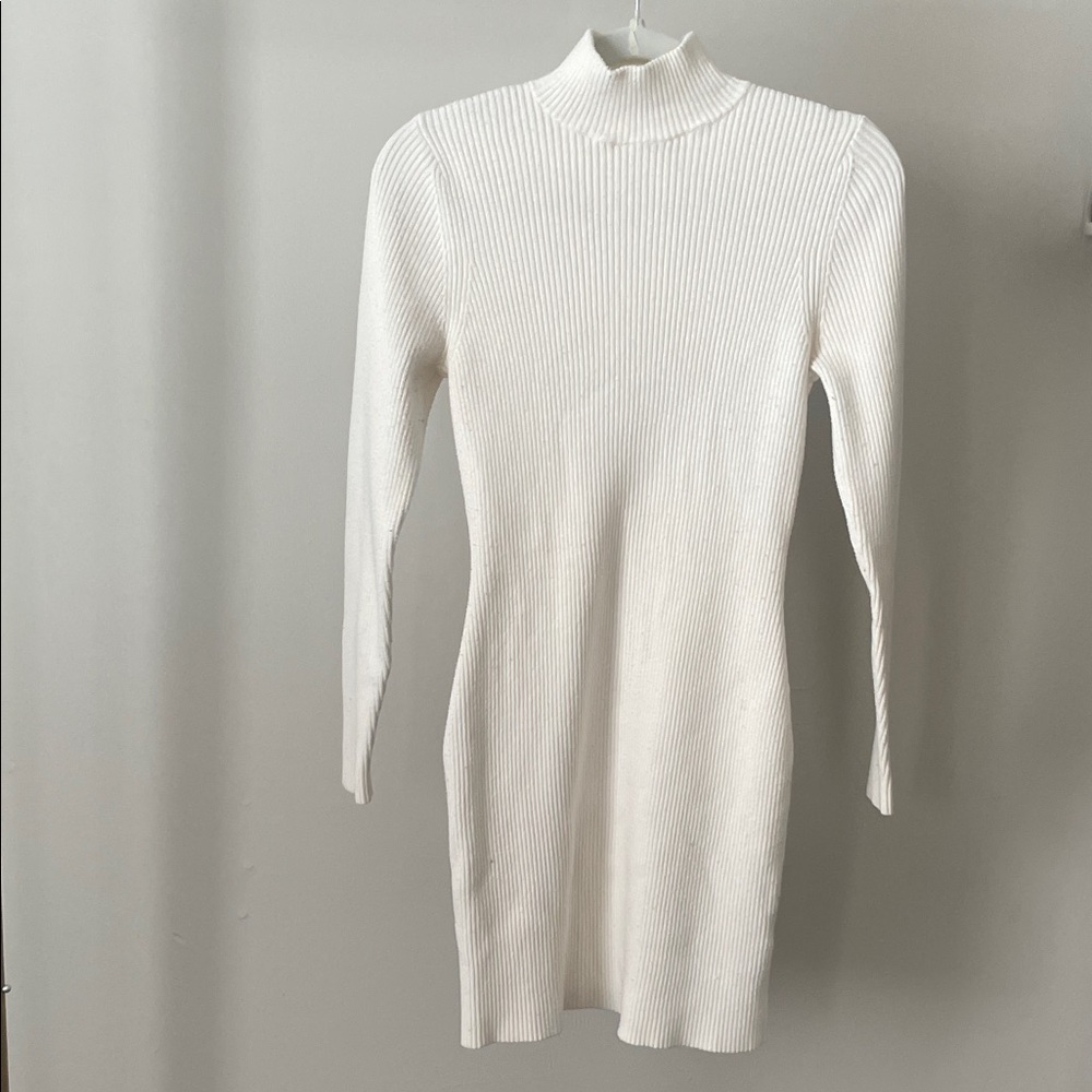 Abercrombie & Fitch White Knit Long Sleeve Dress 🤍